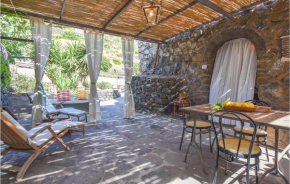 Beautiful home in Pantelleria with WiFi and 3 Bedrooms, Pantelleria